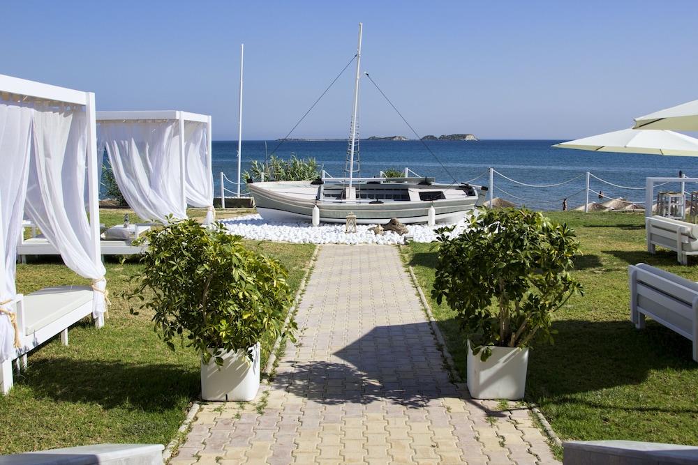 Argile Resort Mantzavináta Екстериор снимка