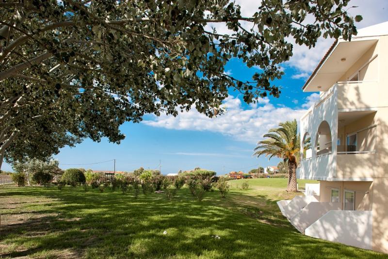 Argile Resort Mantzavináta Екстериор снимка
